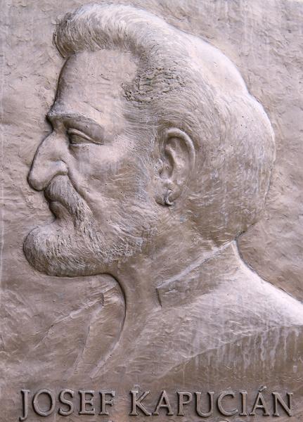 J. Kapucián, pamětní deska, acrystal